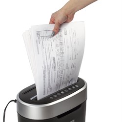 Шредер BRAUBERG S8 (Р-4), фрагменты 4х18 мм, 8 листов одновременно, скобы, пл.карты,CD, 16л   486393 - фото 51368143