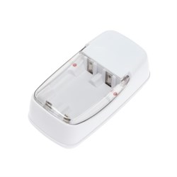 Зарядное устройство для двух АКБ АА или ААА CHR-57, вилка складная, ток заряда 180 мА, белое - фото 51388526